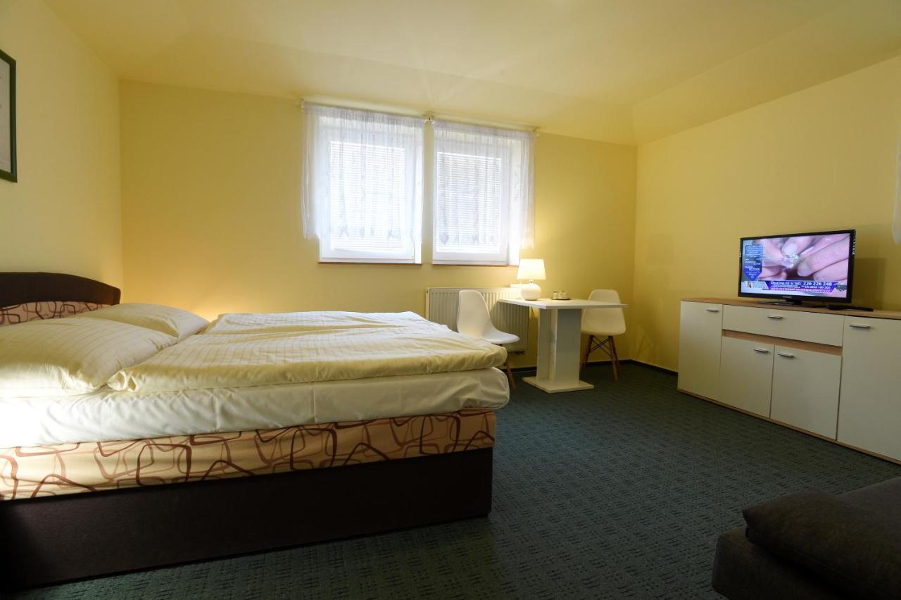 Hotel U Jezirka Liberec Luaran gambar